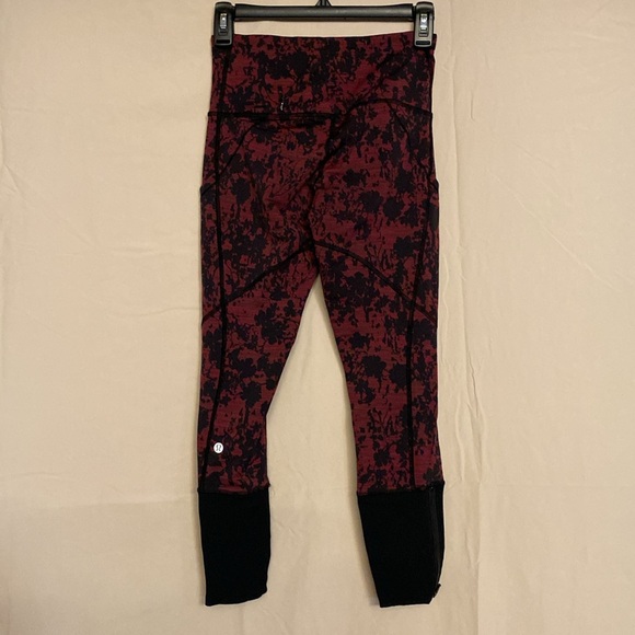Lululemon Rebel Runner Mid-Rise Crop leggings, size 4 color Black/Burgundy - Picture 9 of 13